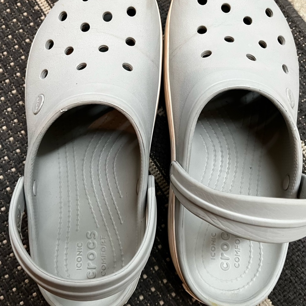 CROCS